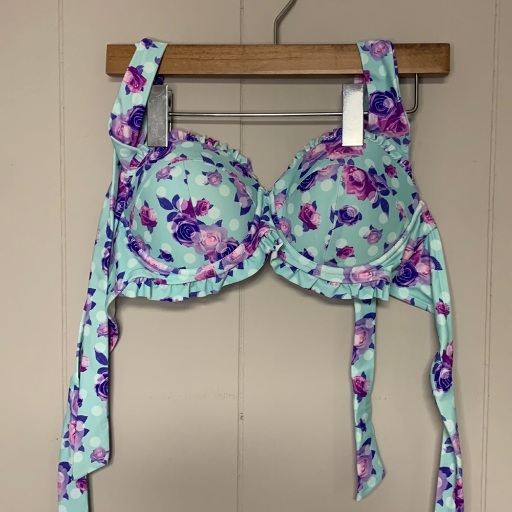 Hot Topic High-Waisted Rose Bikini 2pcs Size M